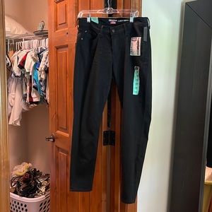 Brand new black curvy jeans.